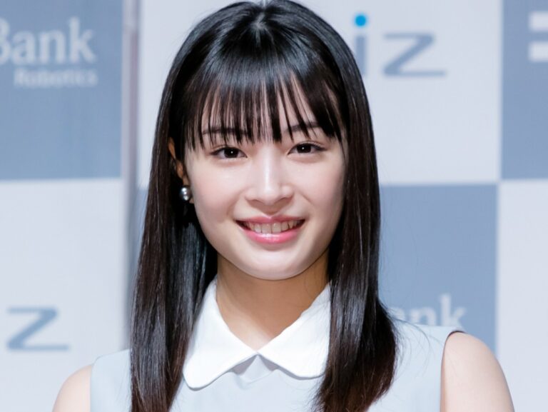 広瀬すず、可愛さ爆発！ プロフィールから熱愛、水着姿まで徹底解剖！