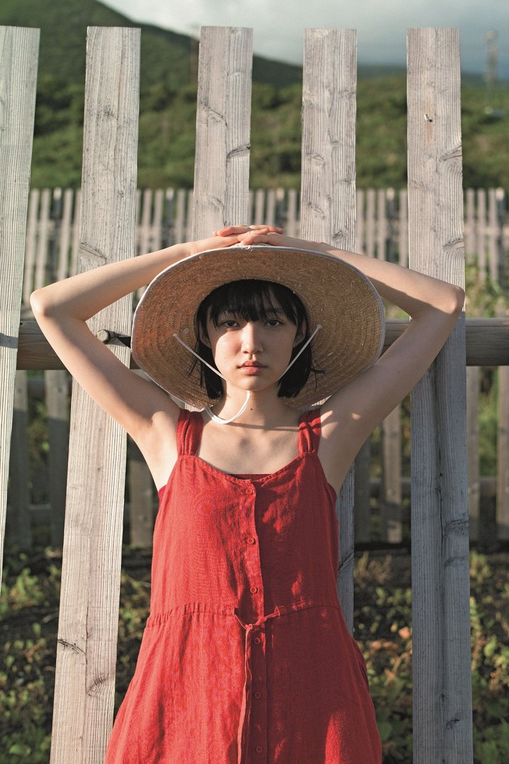 莉渚ちゃんの1st写真集、マジで永久保存版！