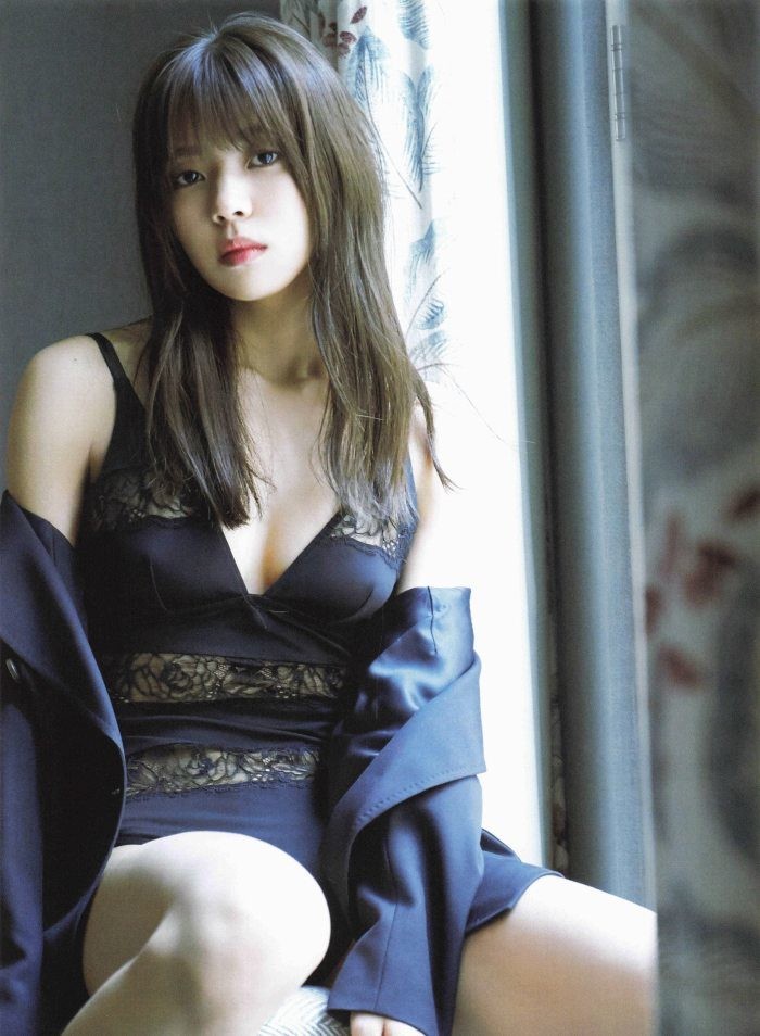 小林由依 水着