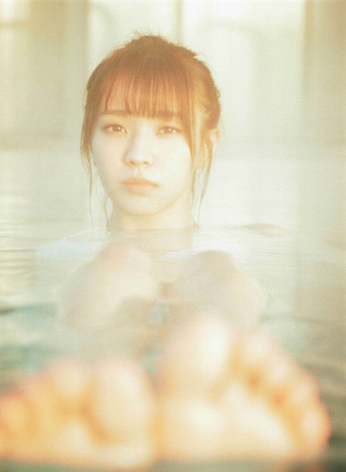 小林由依 水着