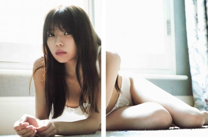 小林由依 水着