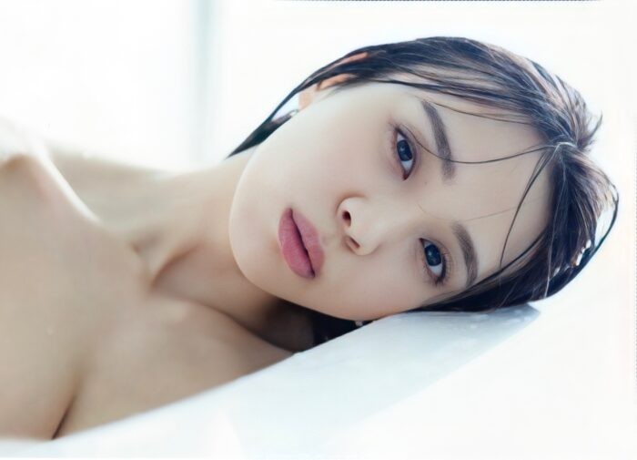 小林由依 水着