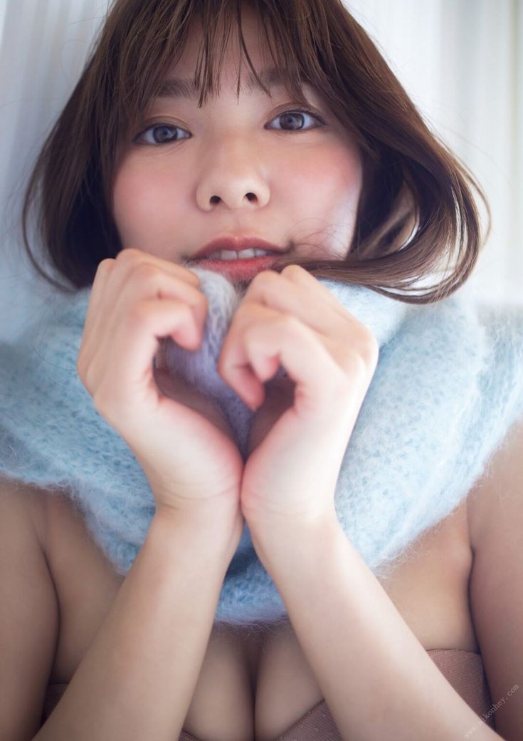 川津明日香の魅力爆発！ プロフィールから水着姿まで、全部見せちゃいます！