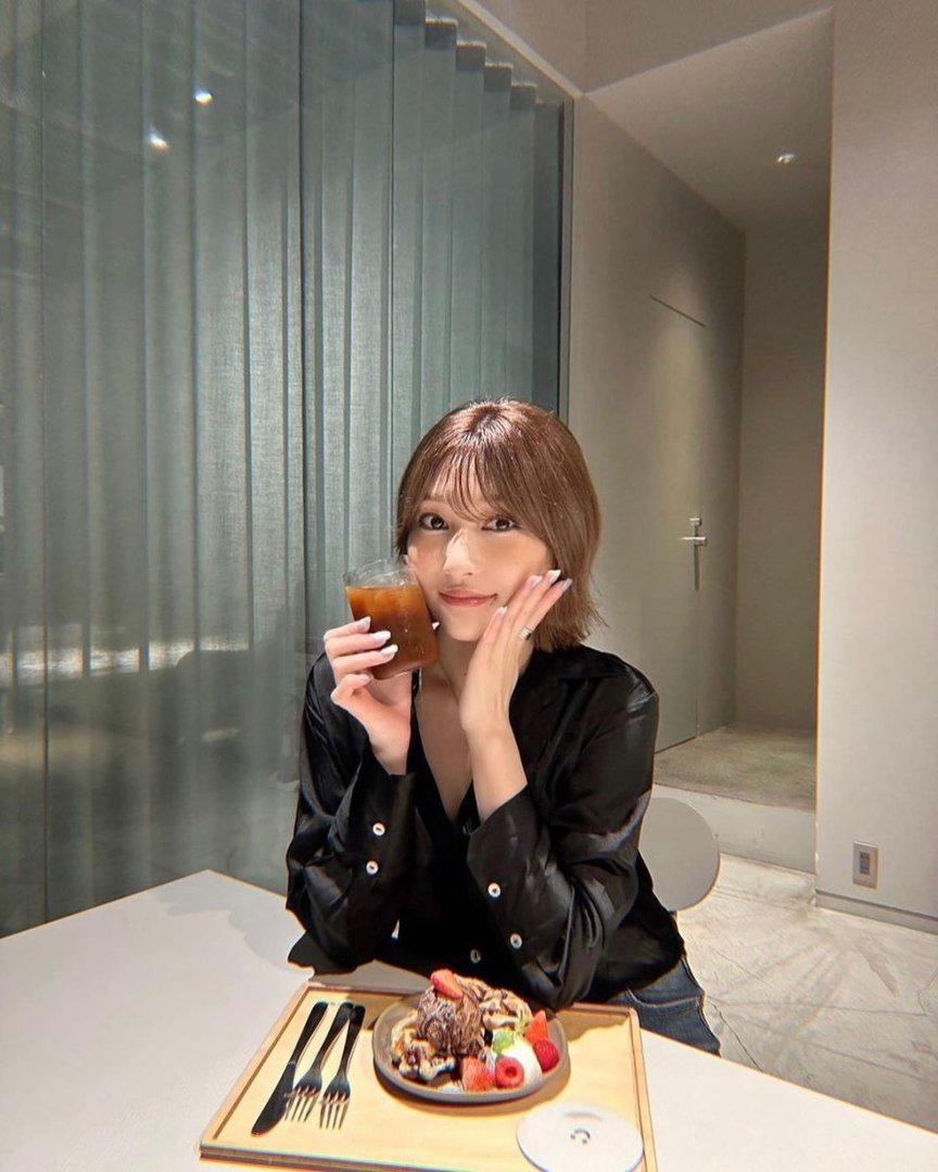 キャバ嬢としても活躍中の志田愛佳ちゃん、セクシー！