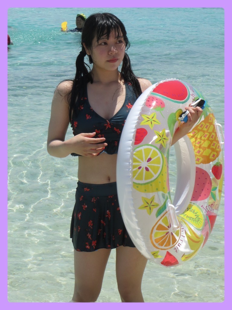無人島ライブでの、ちあきちゃんの水着姿。