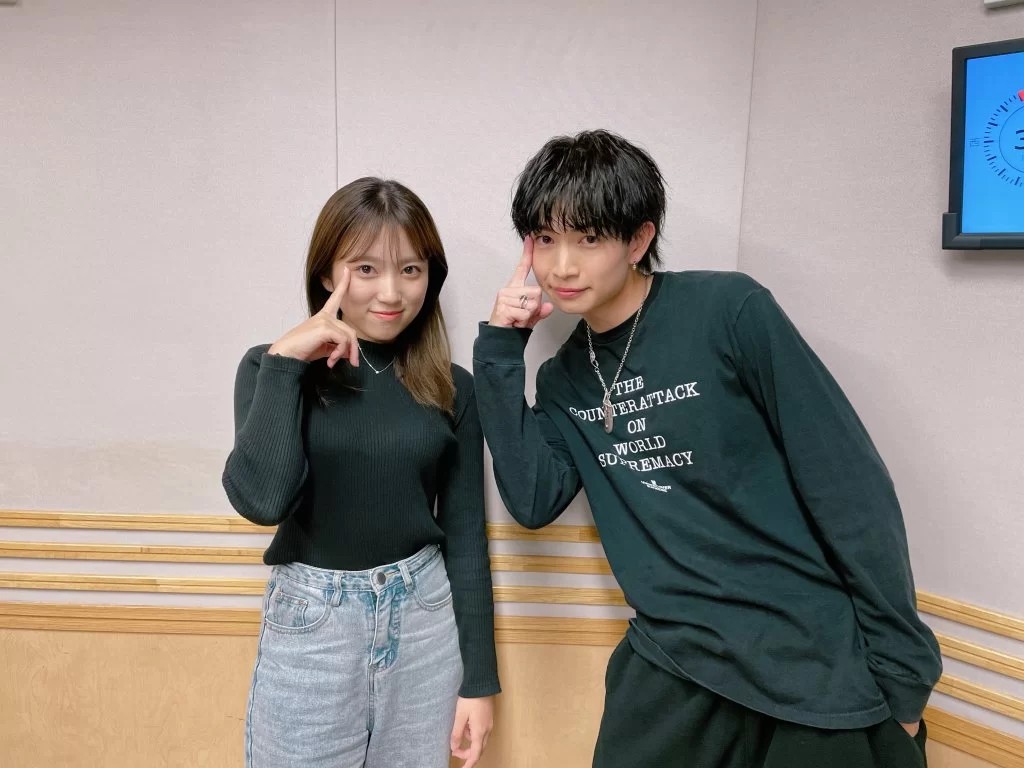 綱啓永さんとの共演も話題に！