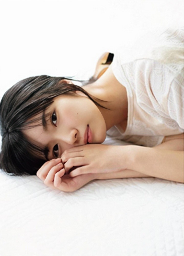 グラビアの藤吉夏鈴ちゃん
