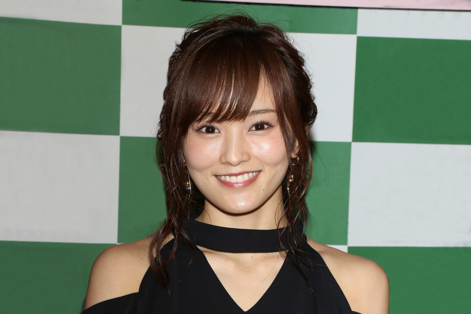 山本彩
