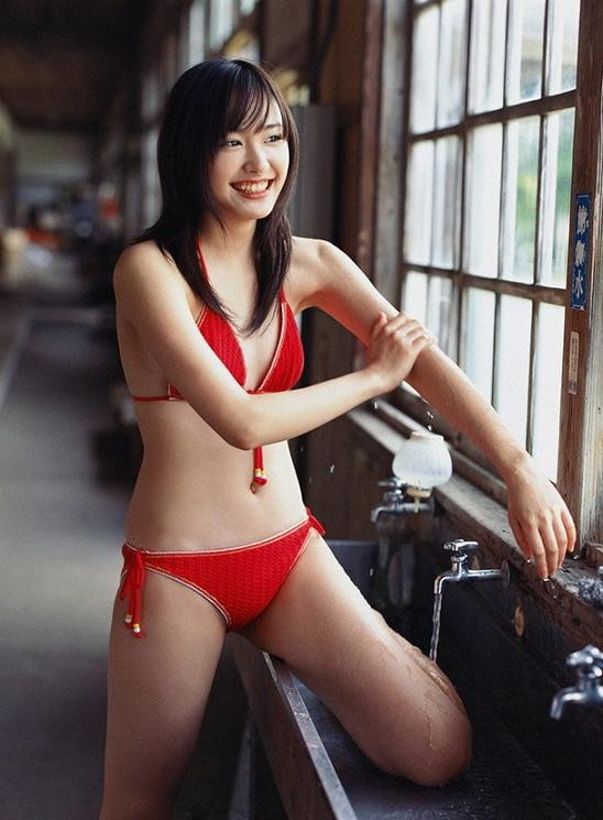 ガッキー、まじ天使！新垣結衣の魅力爆発！プロフィールから水着姿まで徹底解剖！