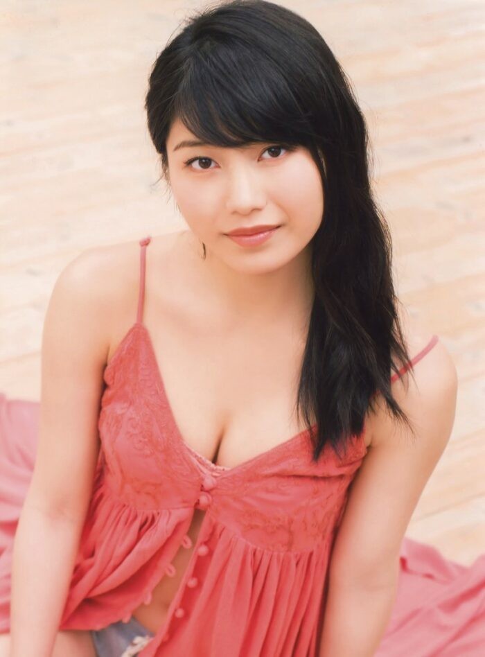 横山由依