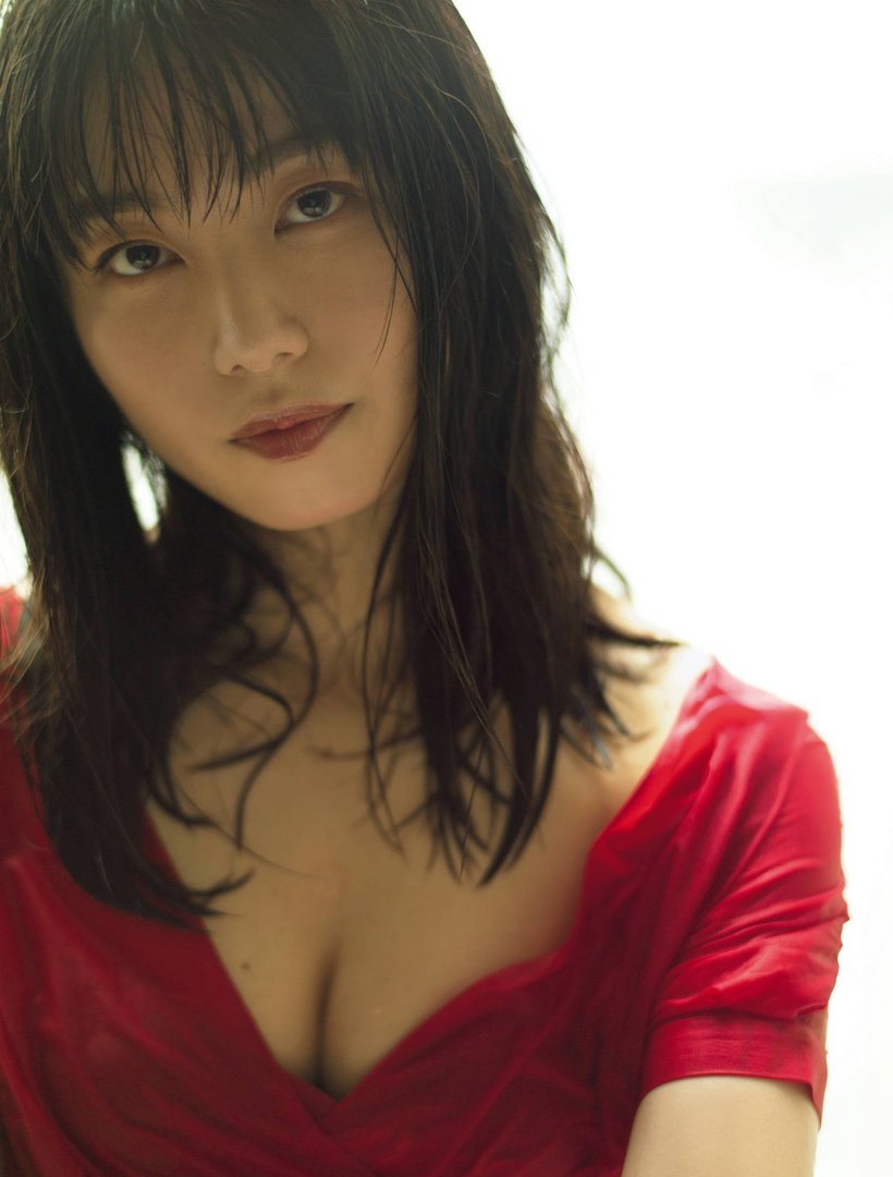 横山由依