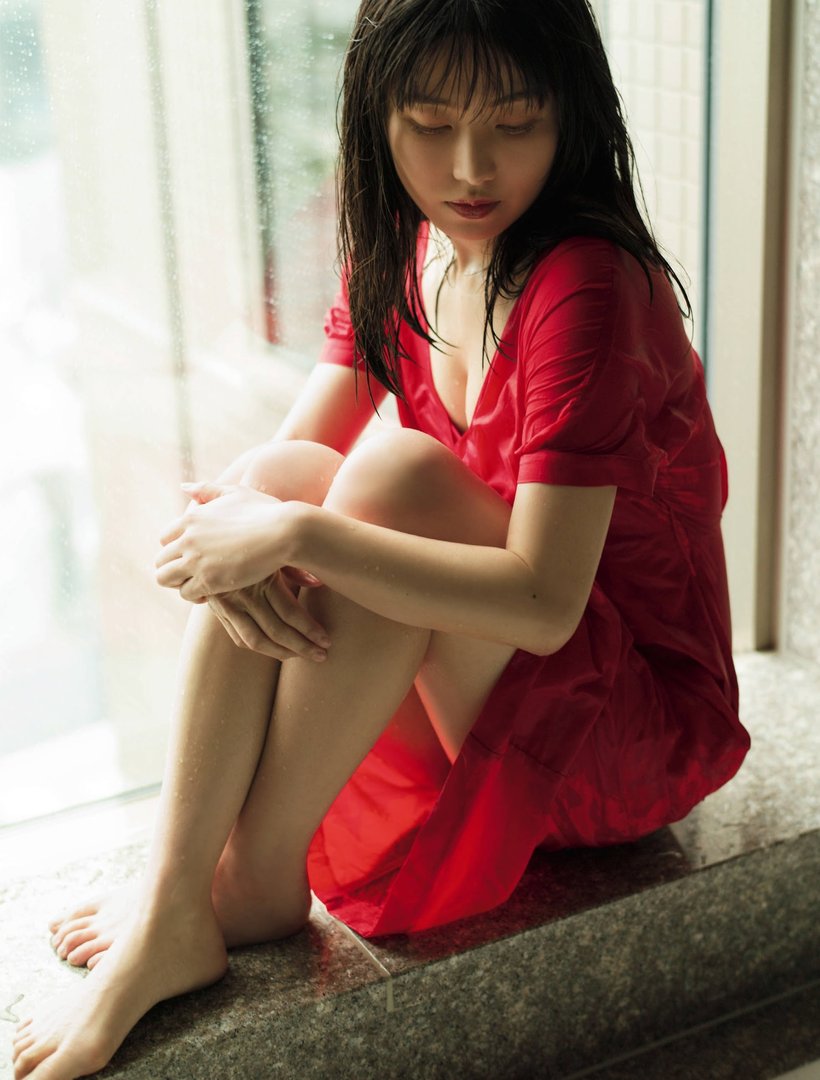 横山由依