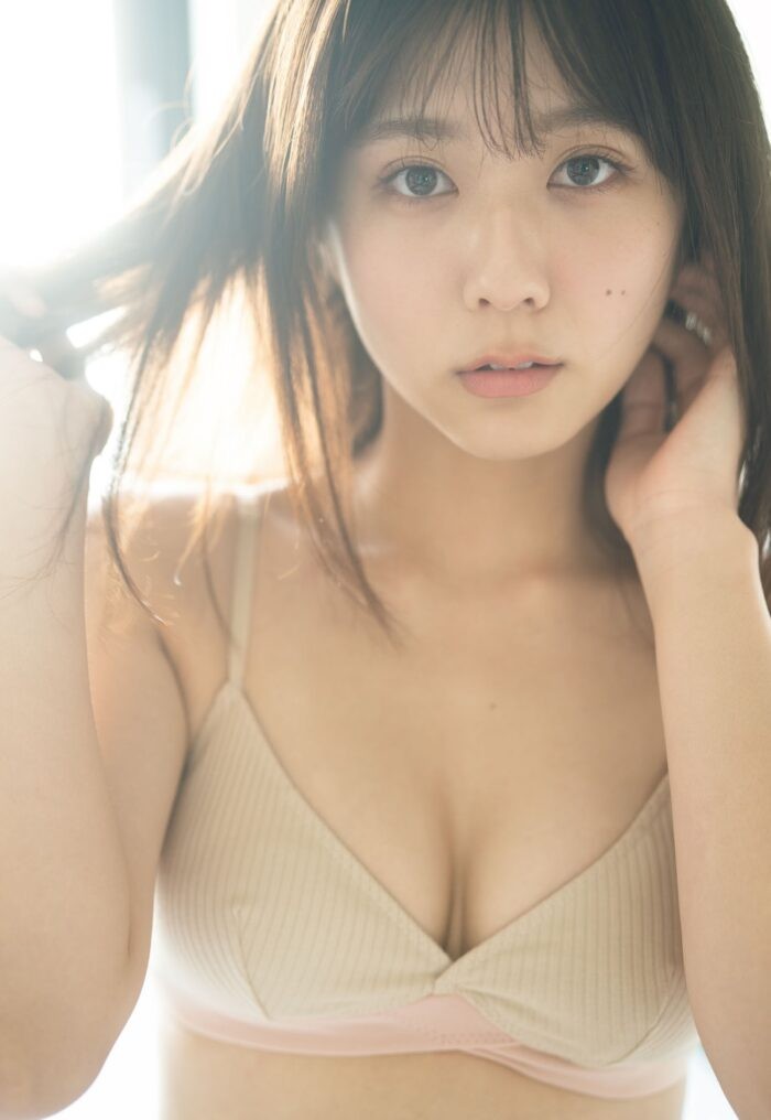 清水麻璃亜
