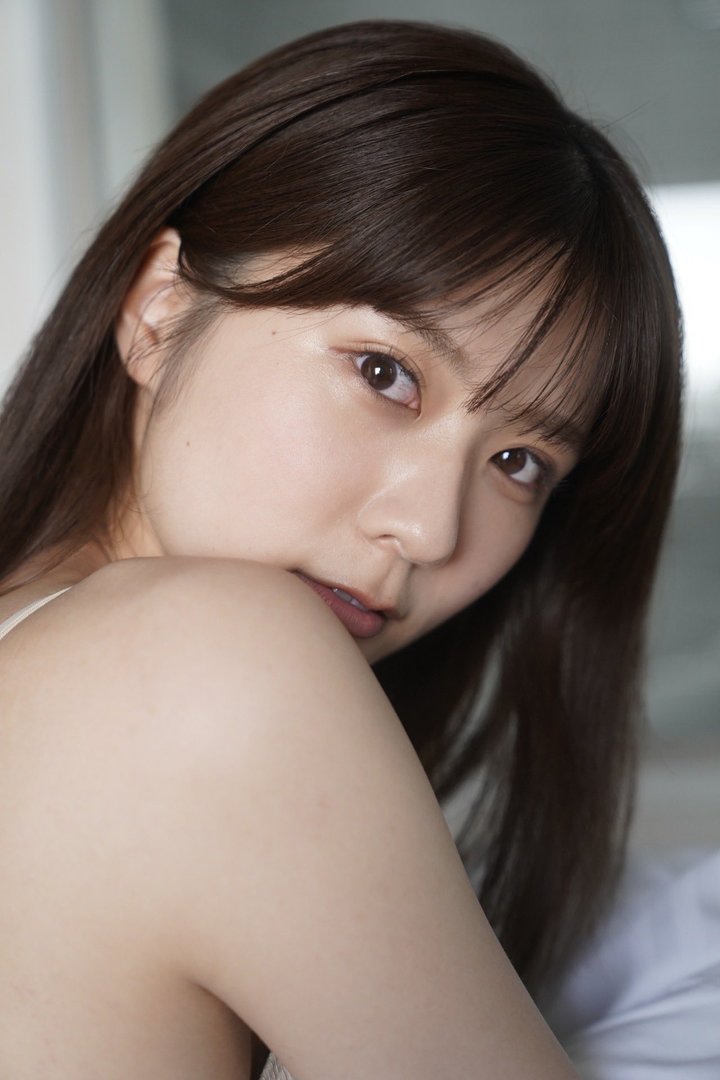 清水麻璃亜