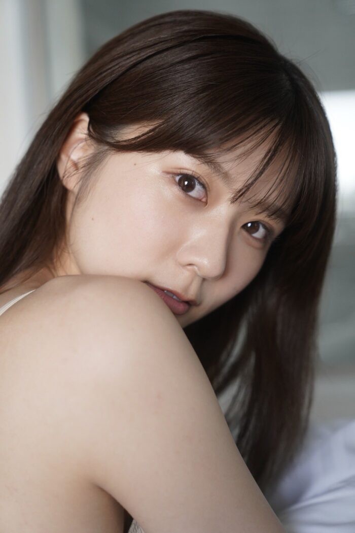 清水麻璃亜