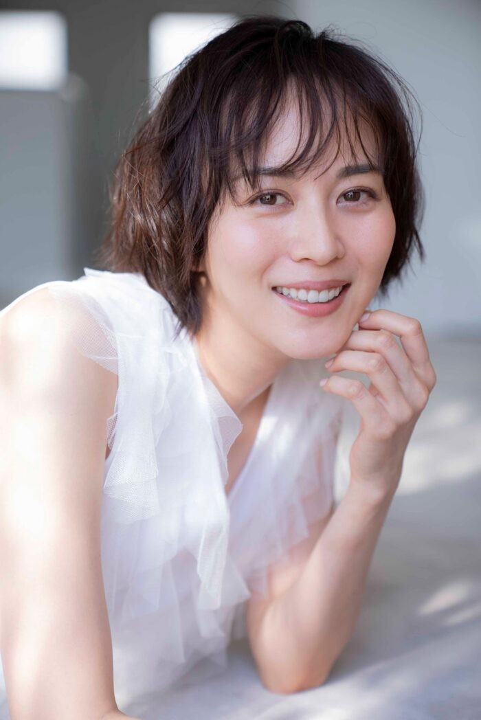 比嘉愛未ってどんな人？ 水着姿もまぶしい、愛され女優の魅力を徹底解剖！