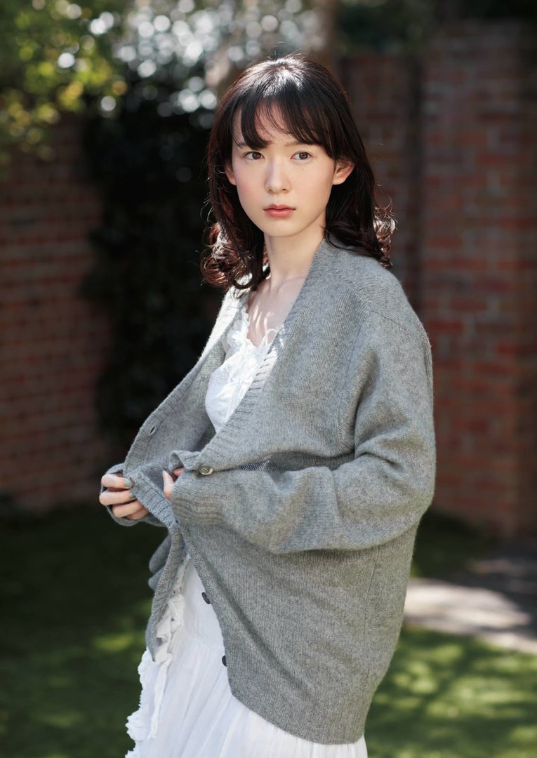 穂志もえか